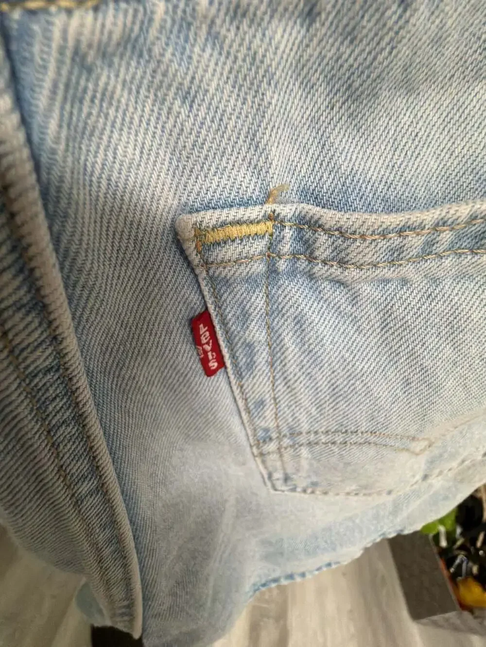 Levi's Cinch Shorts Size 27 - Picture 5 of 5